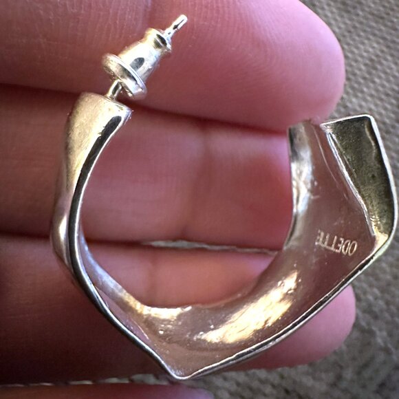 Odette NYC brand Wavy Hoop Earrings - Medium - Picture 3 of 4